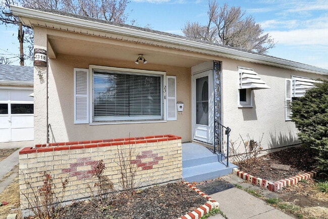 Foto del edificio - 2318 Templeton Gap Rd