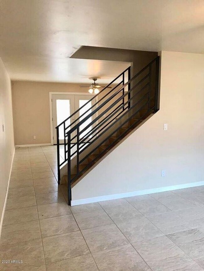 Foto del edificio - 3-bedroom townhome in great Phoenix location