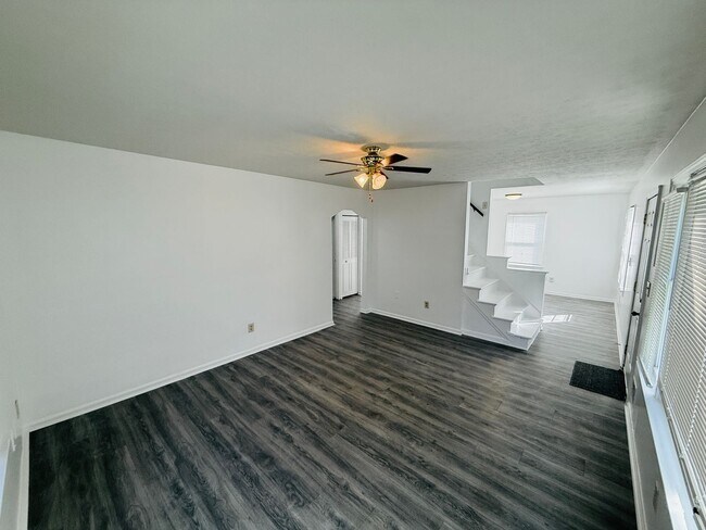 Foto del edificio - Beautiful 3-4 Bedroom 2 Bathroom Home