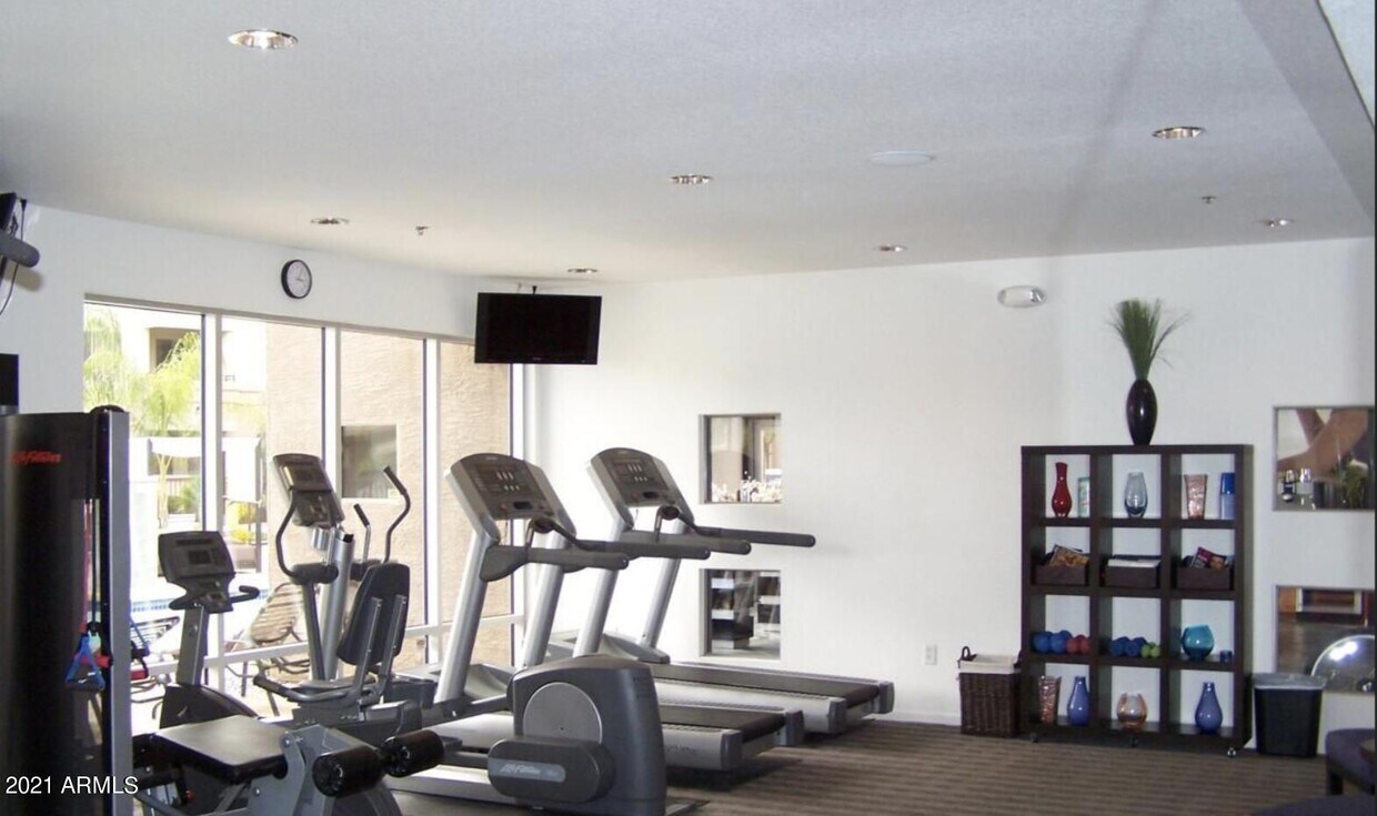 Foto del edificio - 18416 N Cave Creek Rd