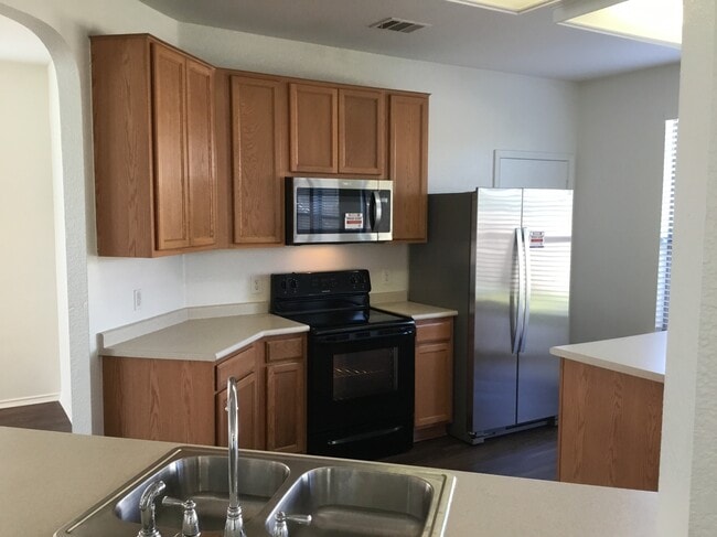 Building Photo - 6202 Roseborough Dr