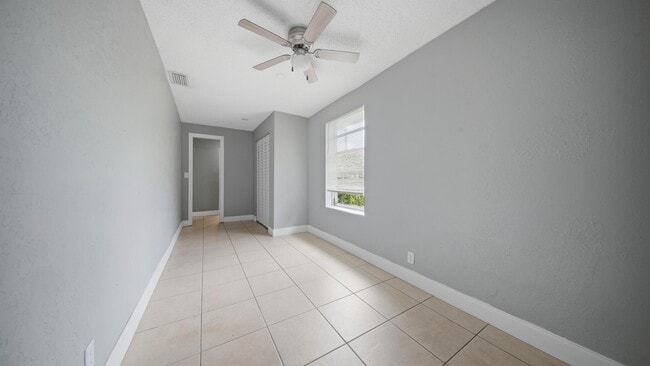 Foto del edificio - 4681 SW 43rd Terrace