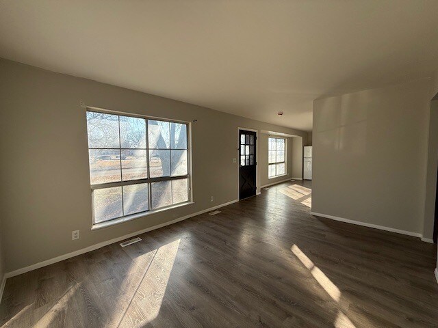 Foto del edificio - 229 Cedarwood Ave