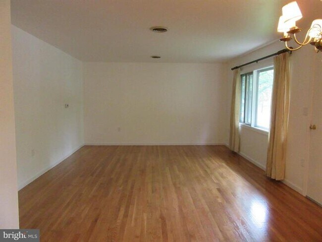 Foto del edificio - Detached ranch style house