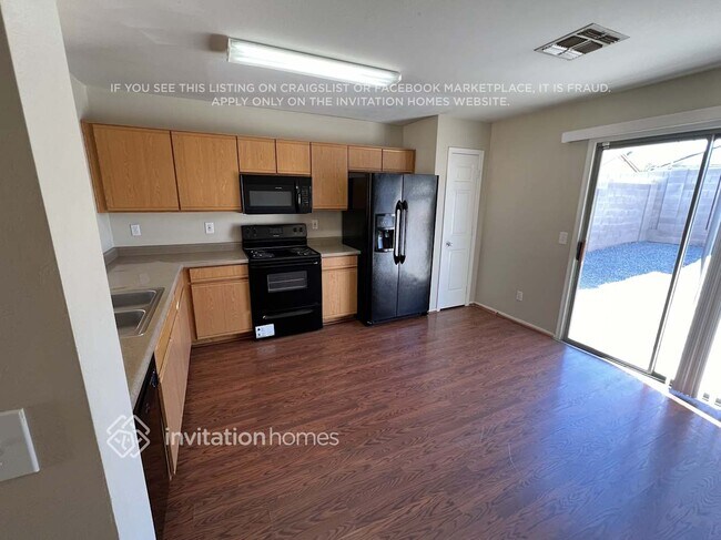 Foto del edificio - 12648 N Main St