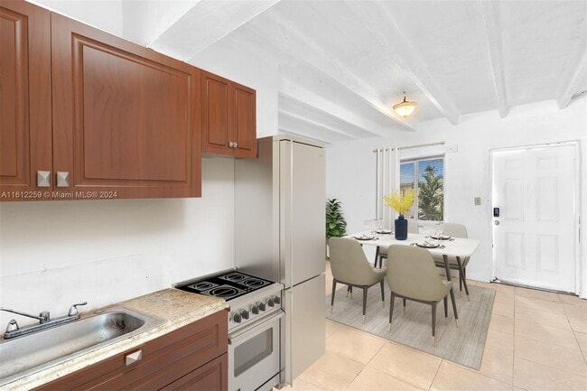 Building Photo - 169 Adams Pl