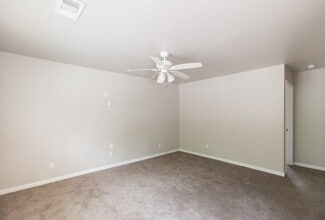 Building Photo - 1000 Foster Dr