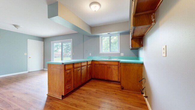 Foto del edificio - Ranch with garage now Available