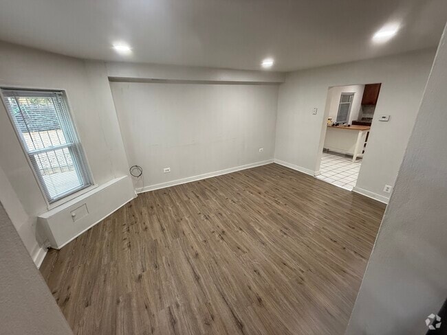 Building Photo - 3330 N Drake Ave