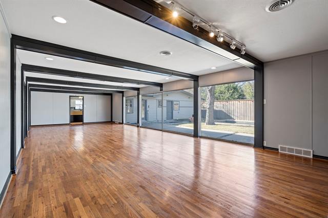 Building Photo - 6527 Axton Cir