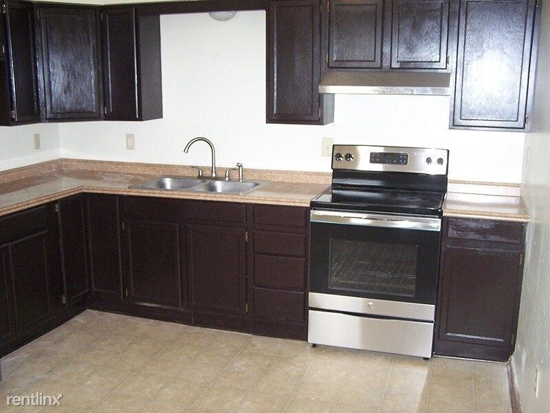Foto principal - 232 W 8th St