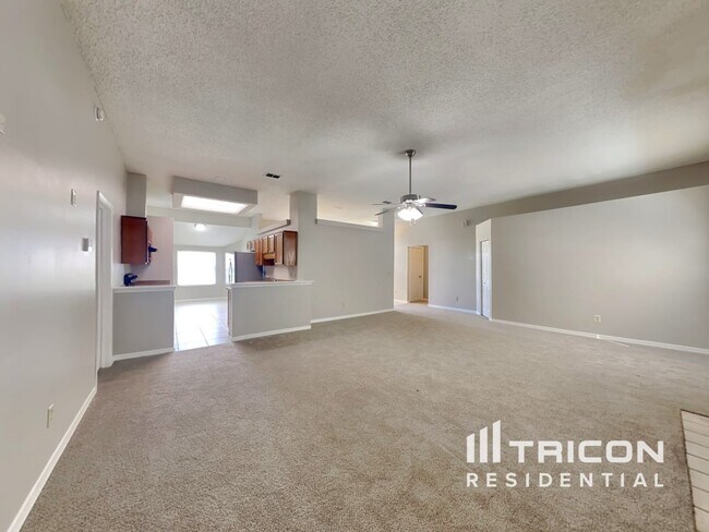 Foto del edificio - 3251 Deerfield Pointe Dr