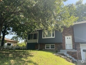 Building Photo - 1212 Oak St