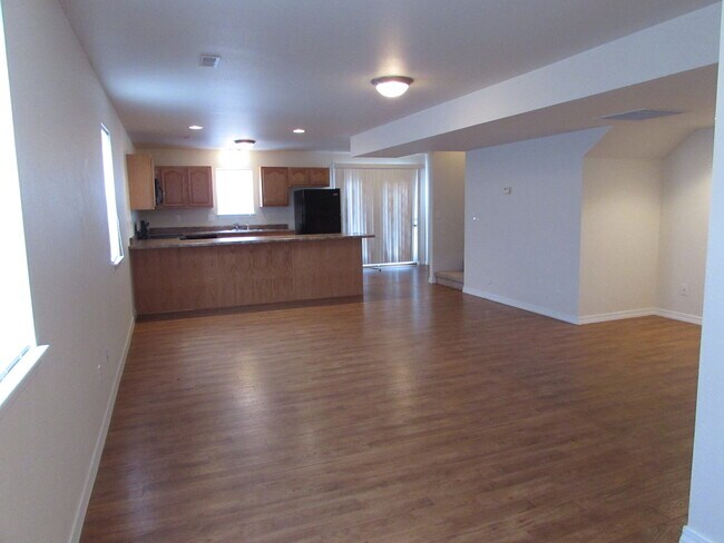 Building Photo - 6187-MF1-E1