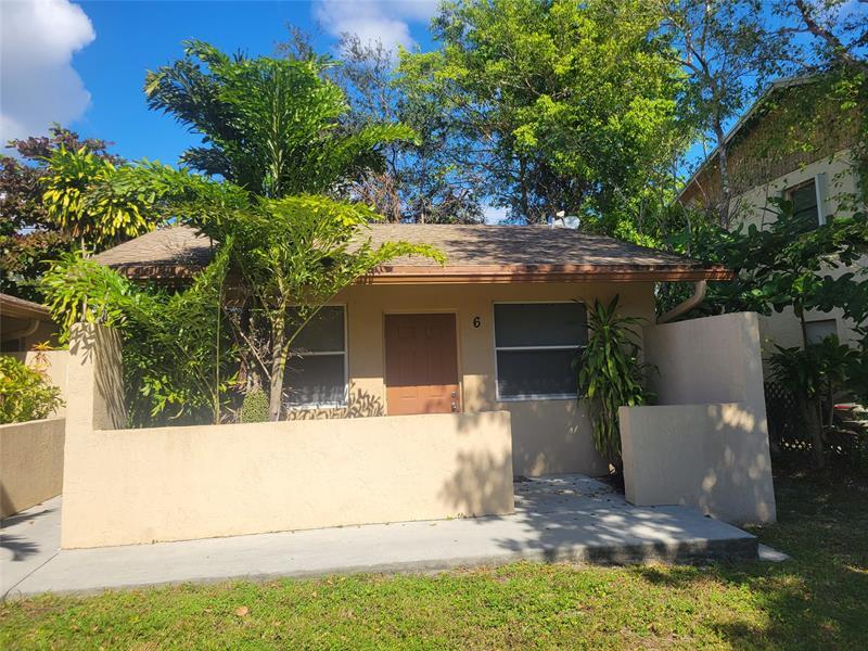 Foto principal - 2227 Monroe St