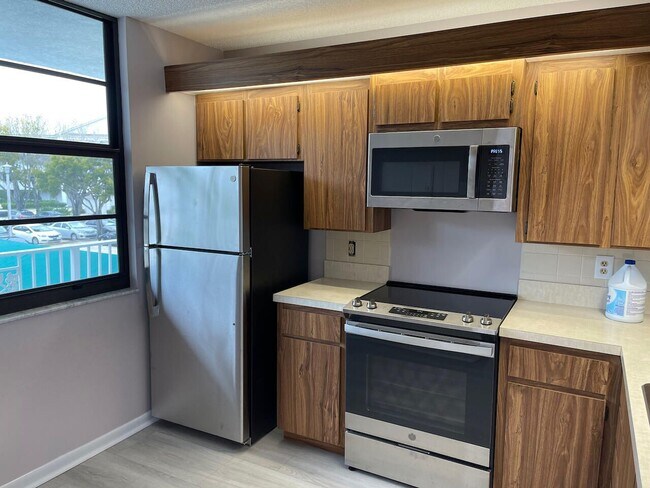 Building Photo - 3516 Whitehall Dr