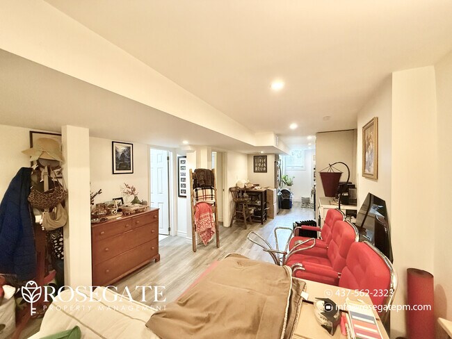 Photo du bâtiment - All-Inclusive 1-Bedroom Basement Apartment with Parking – Markham