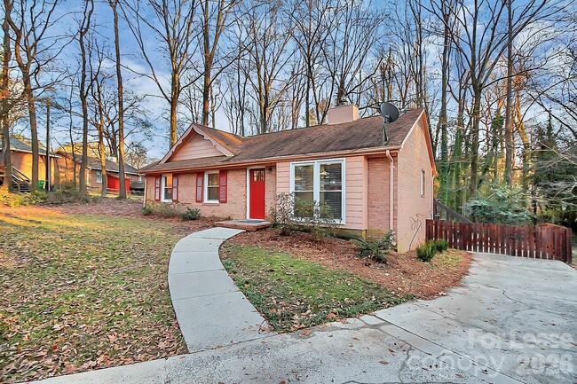 Building Photo - 4743 Old Woods Rd