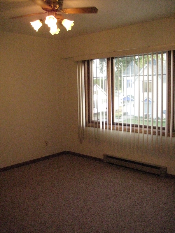 Building Photo - 205 Lake St