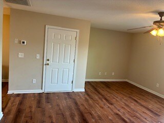 Foto del edificio - 4805 Poplar Crest Way