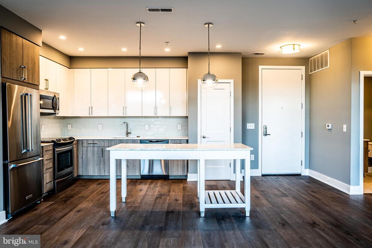 Foto principal - 145 Riverhaven Dr