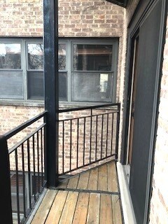 Building Photo - 512 W Barry Ave