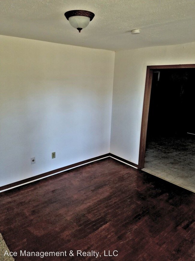 Building Photo - 3 br, 1 bath House - 3233 Moulton Danville Rd
