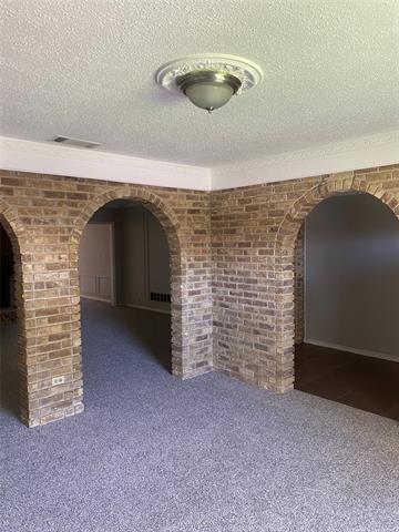 Building Photo - 1033 Rosewood Dr
