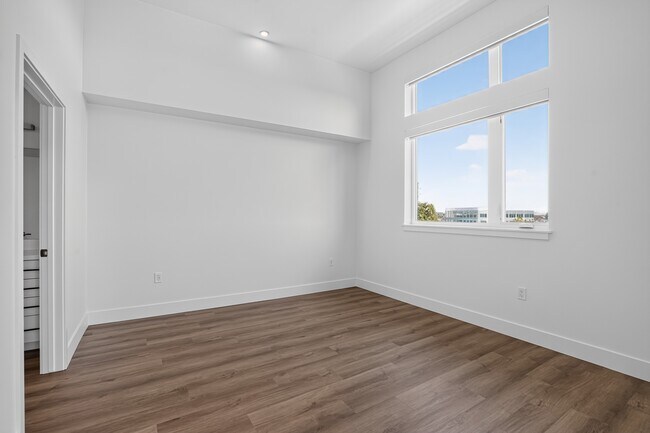 Building Photo - The Colton