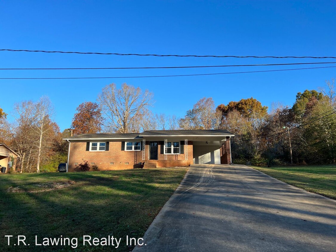 Primary Photo - 3 br, 1 bath House - 1812 Quail Run