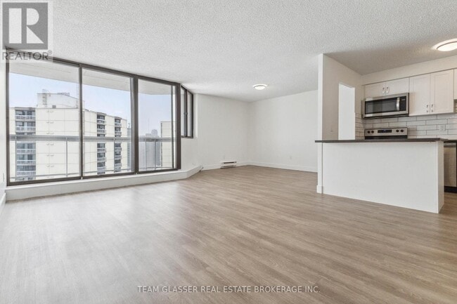 Building Photo - 340 Colborne St