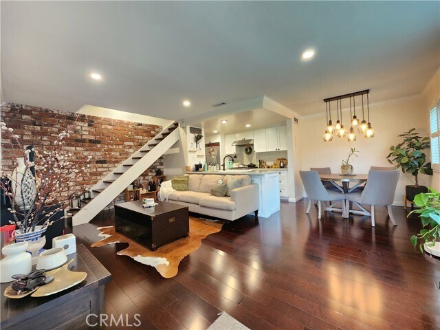 Foto del edificio - 3043 N White Ave