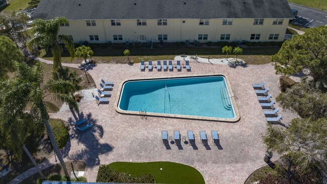 Photo - The Drake at St. Pete Apartments