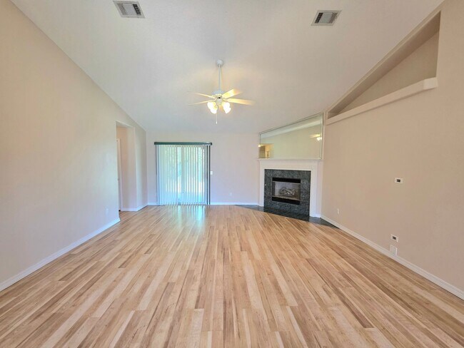 Foto del edificio - 3 Bedroom Home Near NAS Pensacola
