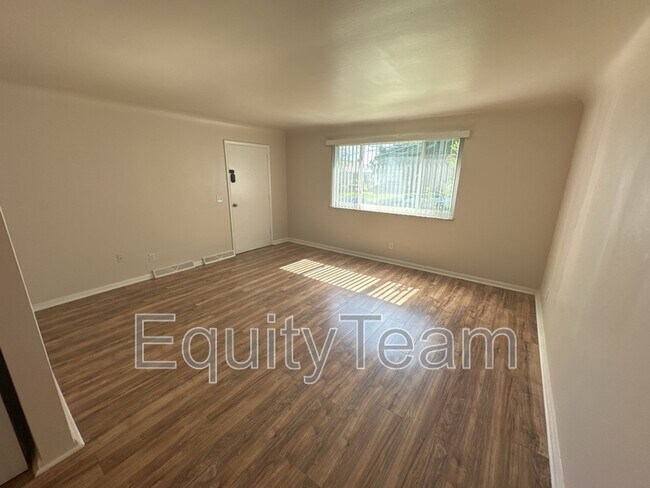 Building Photo - 5607 Samver Rd