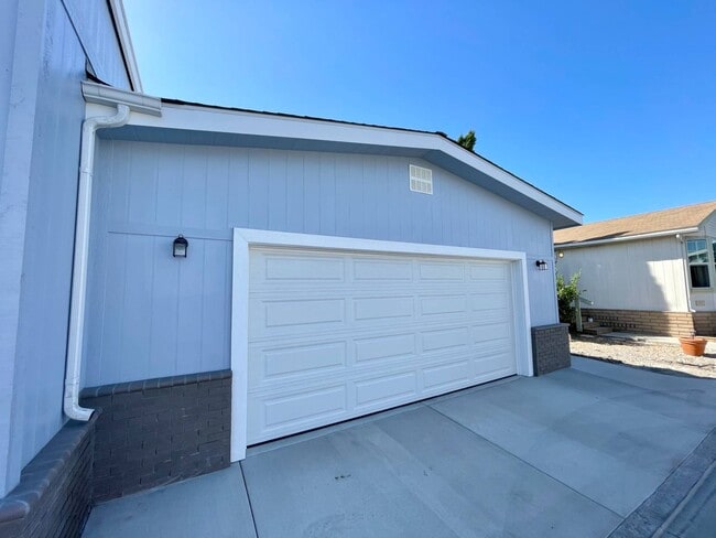 Foto del edificio - 10550 Western Ave