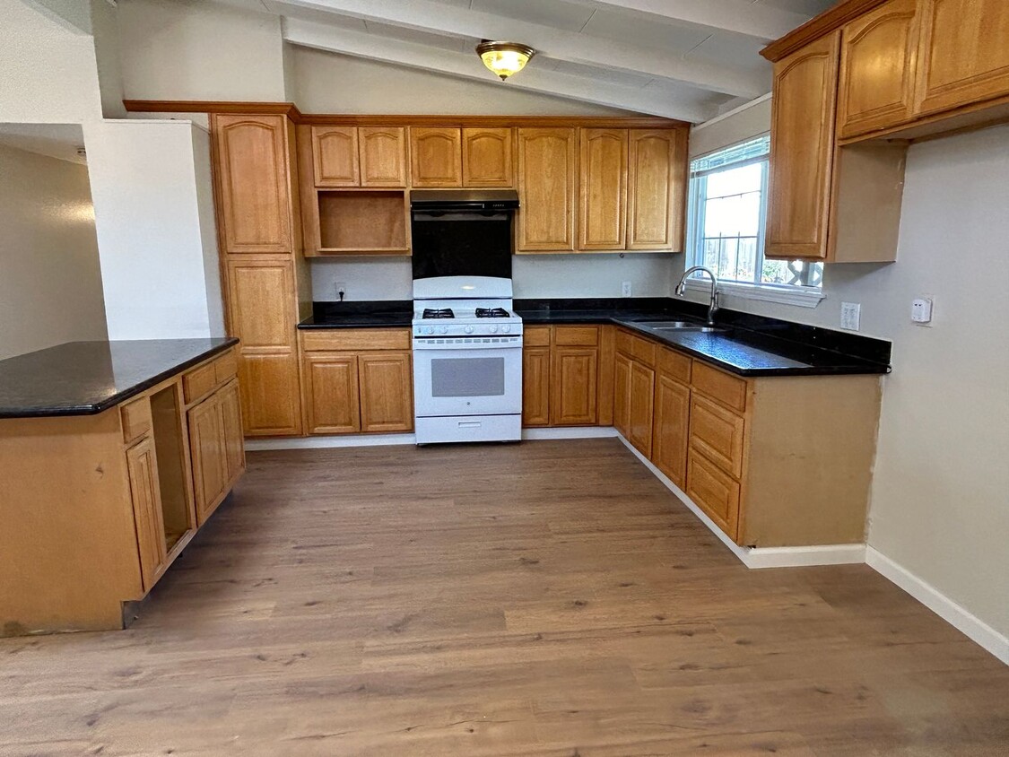 Foto principal - Charming home in prime location!