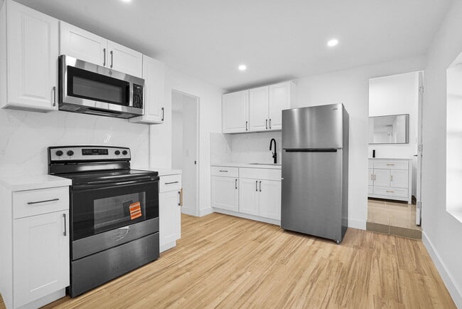 Foto del edificio - 2419 Coolidge St