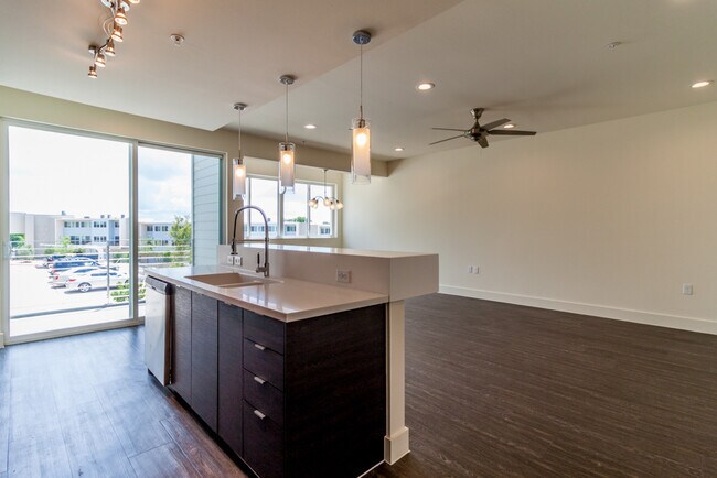 Foto del edificio - 604 N Bluff Dr