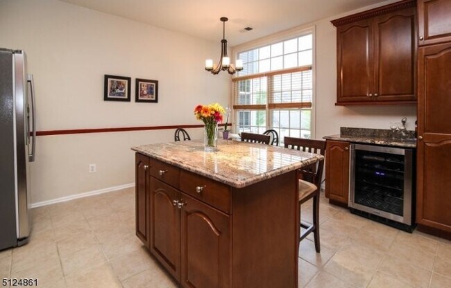 Foto del edificio - 621 Binghampton Ln