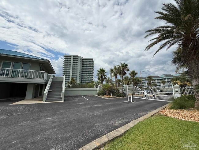 Foto del edificio - 1200 Fort Pickens Rd