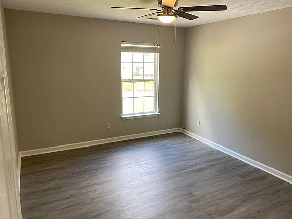 Foto del edificio - "Charming 3-Bed Home with Spacious Layout in Chattanooga!"