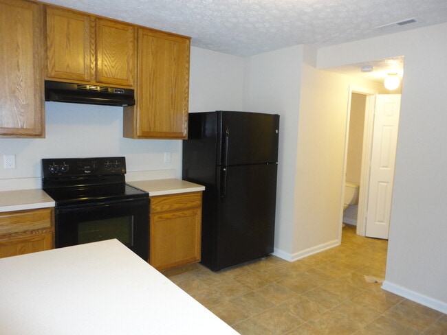 Building Photo - 2820 Dawnlake Dr