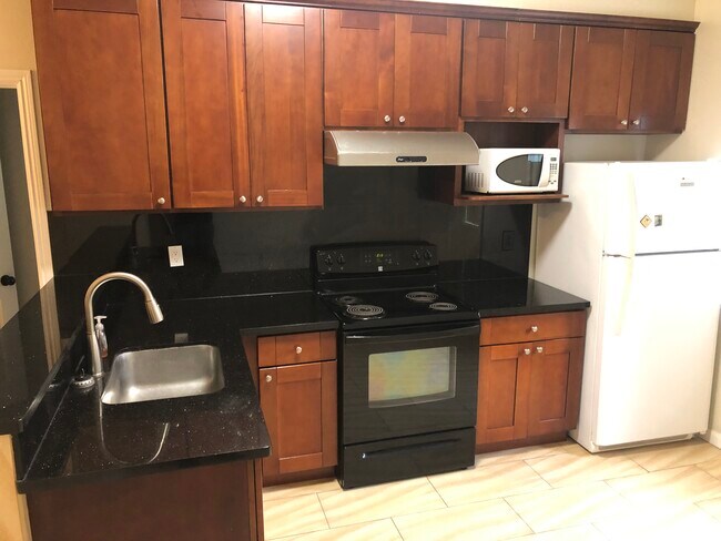 Building Photo - 1470 12th Ave