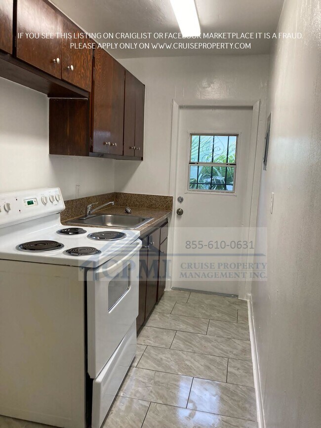 Foto del edificio - Affordable Downtown WPB 2/1 without the Downtown Price Steps Away From it ALL!! $995 Sec Dep spec...