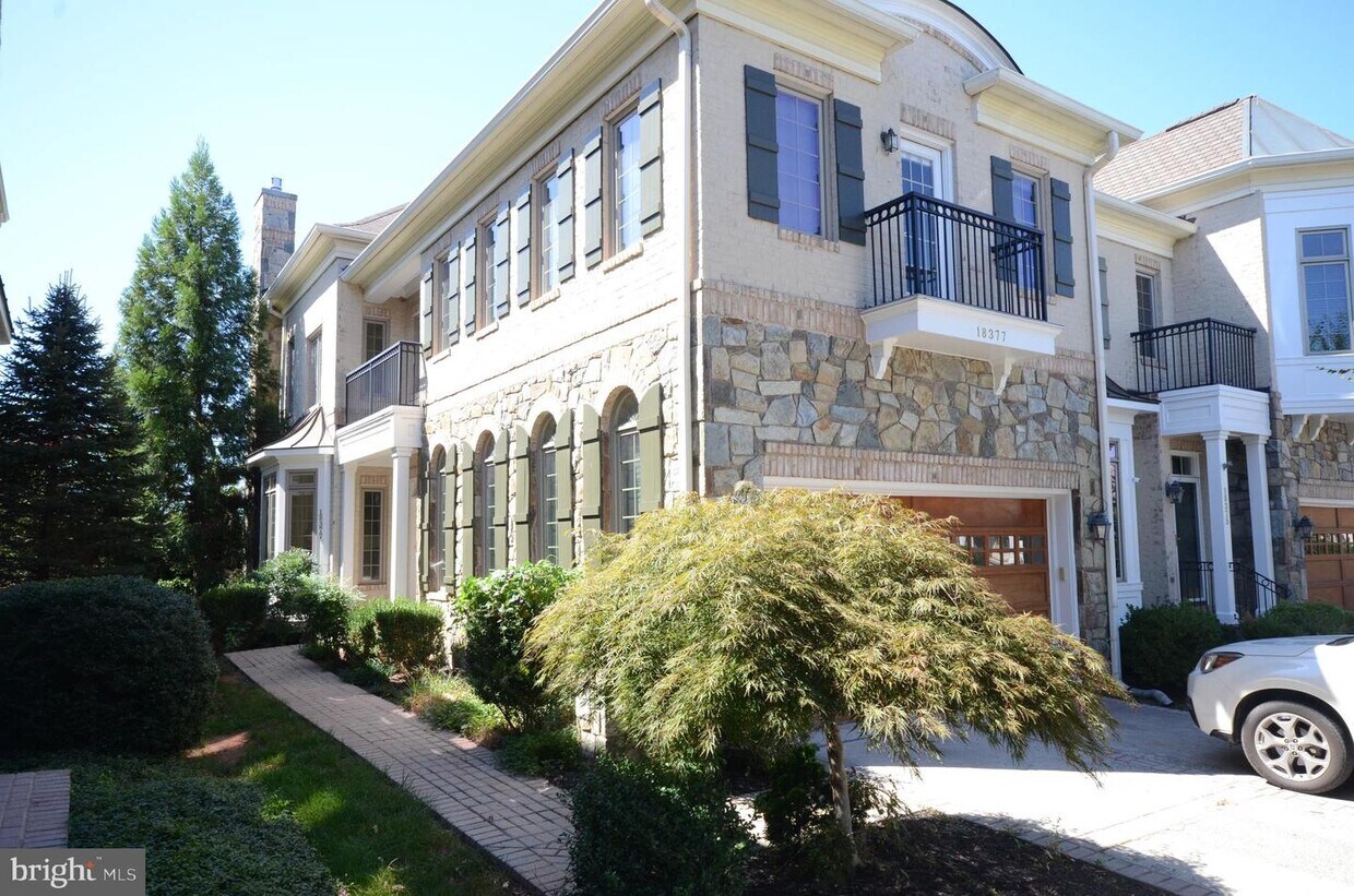 18377 Eagle Point Square, Leesburg, VA 20176 Townhome Rentals in