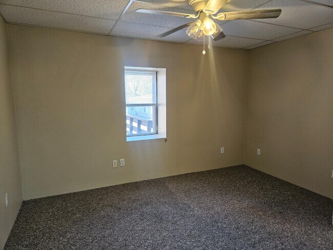 Foto del edificio - 341 N Lafayette St