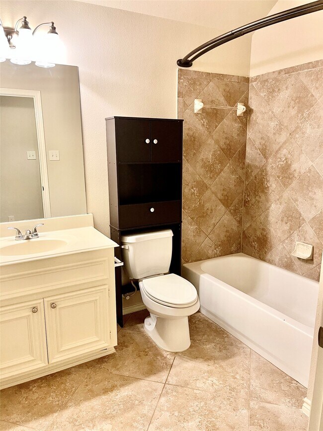 Foto del edificio - 12018 Grace Hall Dr