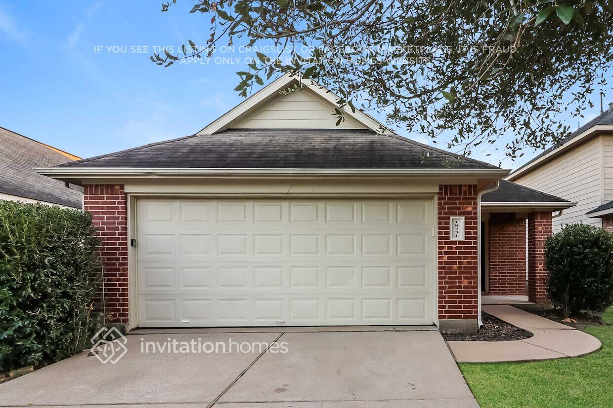 Foto principal - 18731 Dennington Dr