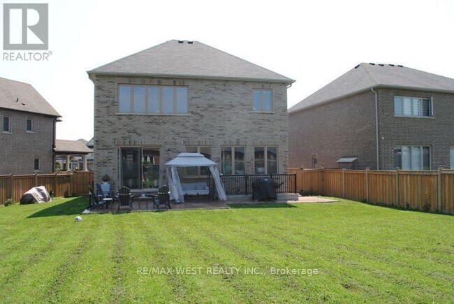 Photo du bâtiment - 1807 Emberton Way